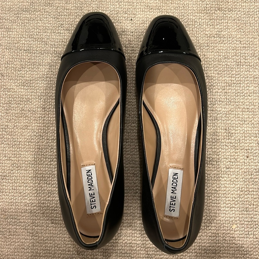 Brand New Steve Madden Patent Leather Cap Toe Flats. Never Been Worn